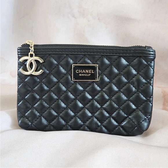 CHANEL VIP GWP Black Mekeup Pouch - Picture 2 of 15